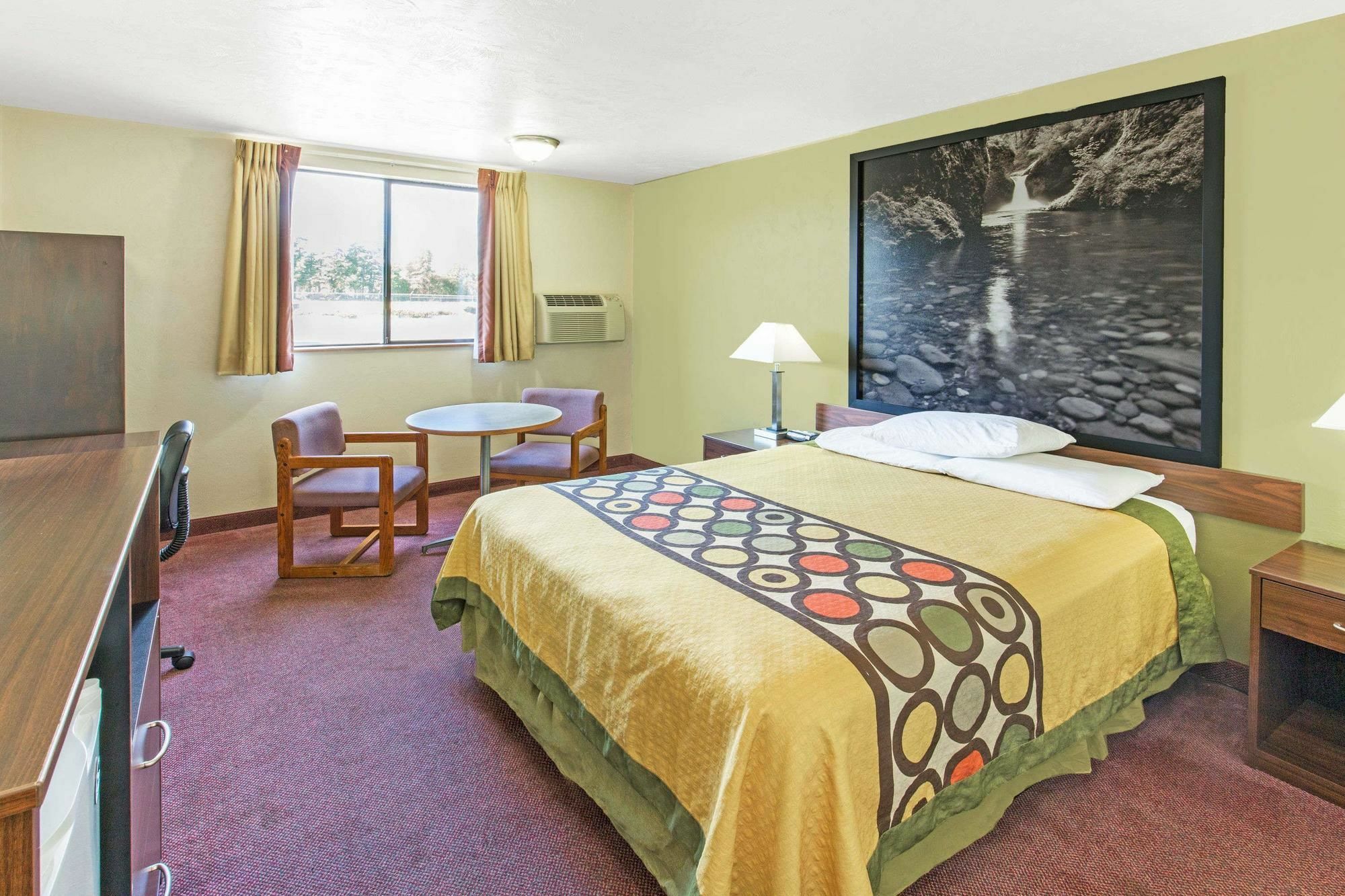 Super 8 By Wyndham Salem Exterior foto